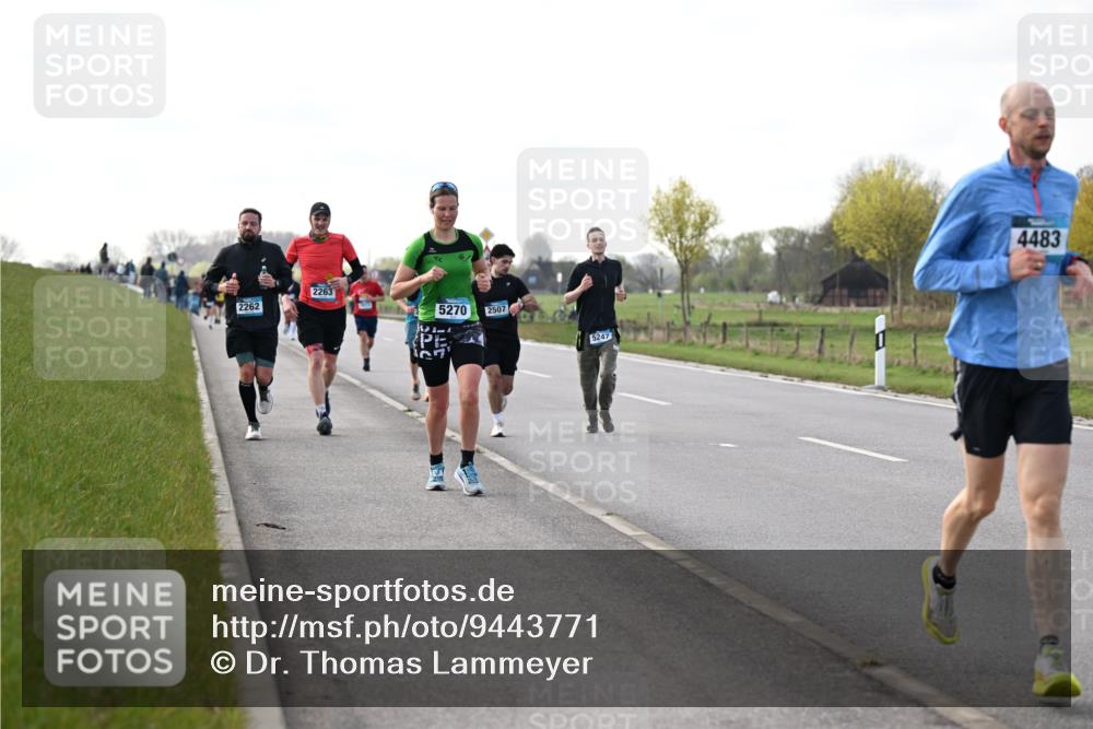 12.04.2026 - 45. Internationalen Wilhelmsburger Insellauf Dr. Thomas Lammeyer http://msf.ph/oto/9443771 12.04.2026 10:16:52 Laufen 2262, 2263, 5270, 2507, 5247, 4483 meine-sportfotos.de