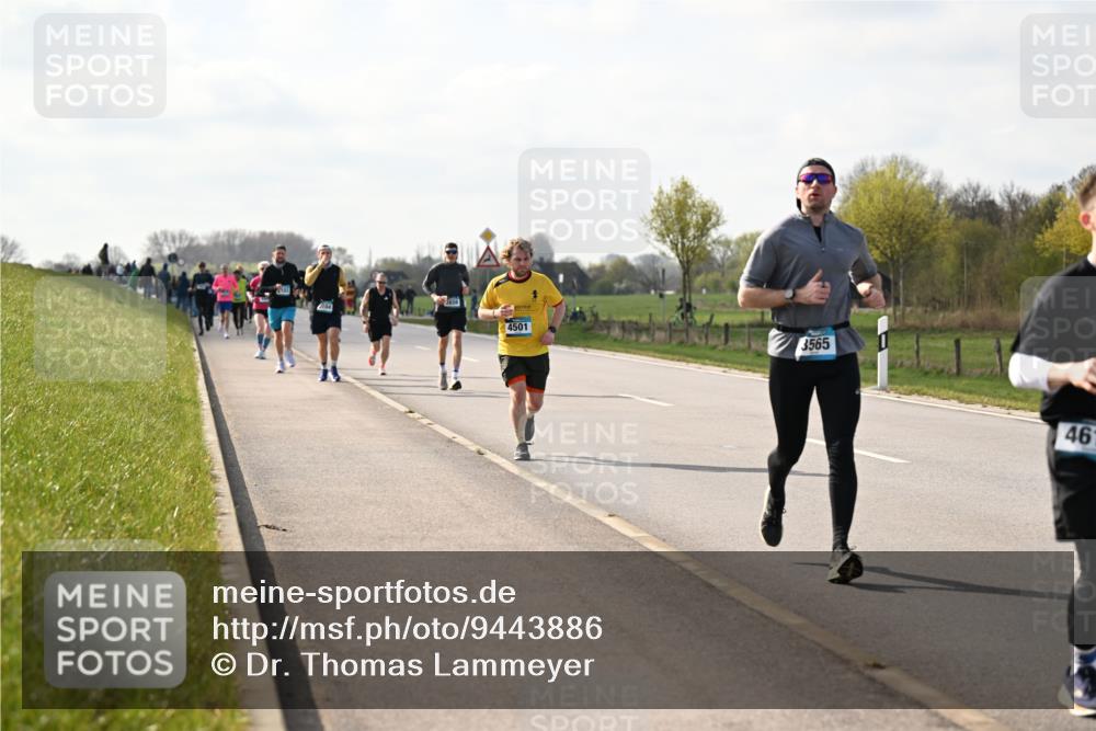 12.04.2026 - 45. Internationalen Wilhelmsburger Insellauf Dr. Thomas Lammeyer http://msf.ph/oto/9443886 12.04.2026 10:17:14 Laufen 656, 4501, 3565, 46 meine-sportfotos.de