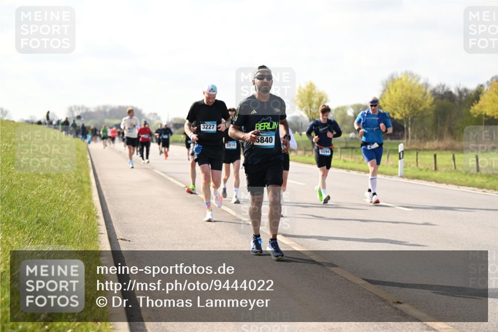 12.04.2026 - 45. Internationalen Wilhelmsburger Insellauf Dr. Thomas Lammeyer http://msf.ph/oto/9444022 12.04.2026 10:17:39 Laufen 3227, 2810, 5840, 5594 meine-sportfotos.de