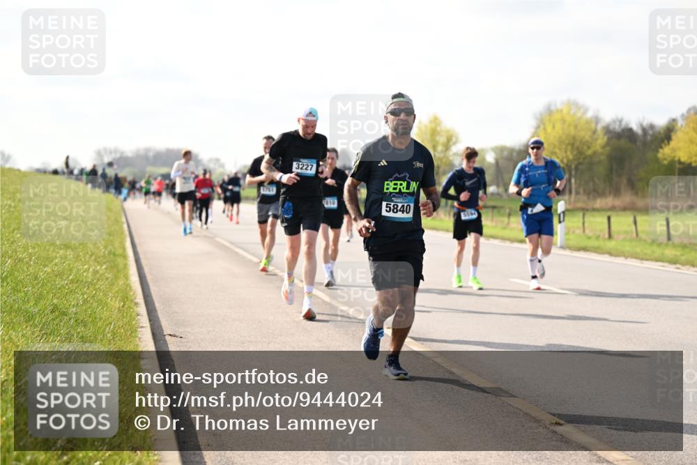 12.04.2026 - 45. Internationalen Wilhelmsburger Insellauf Dr. Thomas Lammeyer http://msf.ph/oto/9444024 12.04.2026 10:17:39 Laufen 5751, 3227, 5810, 5840, 5594 meine-sportfotos.de
