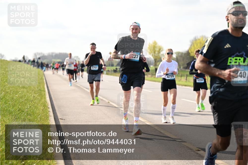 12.04.2026 - 45. Internationalen Wilhelmsburger Insellauf Dr. Thomas Lammeyer http://msf.ph/oto/9444031 12.04.2026 10:17:40 Laufen 5751, 227, 4755, 5594, 40 meine-sportfotos.de