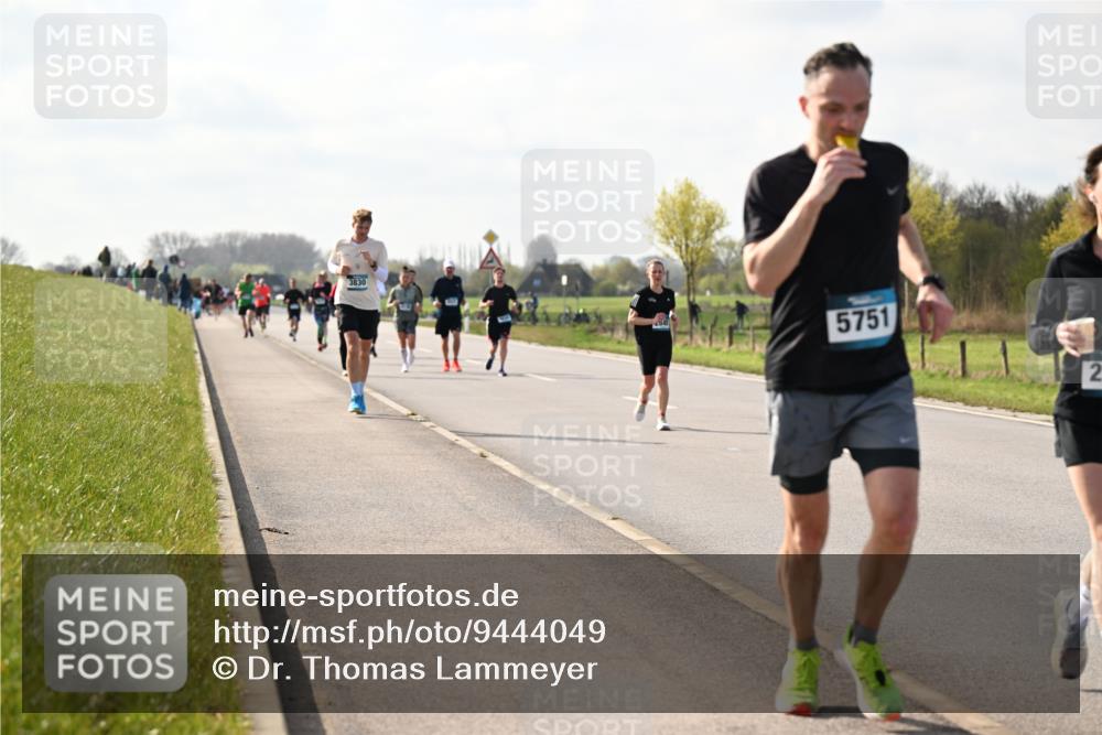 12.04.2026 - 45. Internationalen Wilhelmsburger Insellauf Dr. Thomas Lammeyer http://msf.ph/oto/9444049 12.04.2026 10:17:43 Laufen 3830, 5751, 2 meine-sportfotos.de