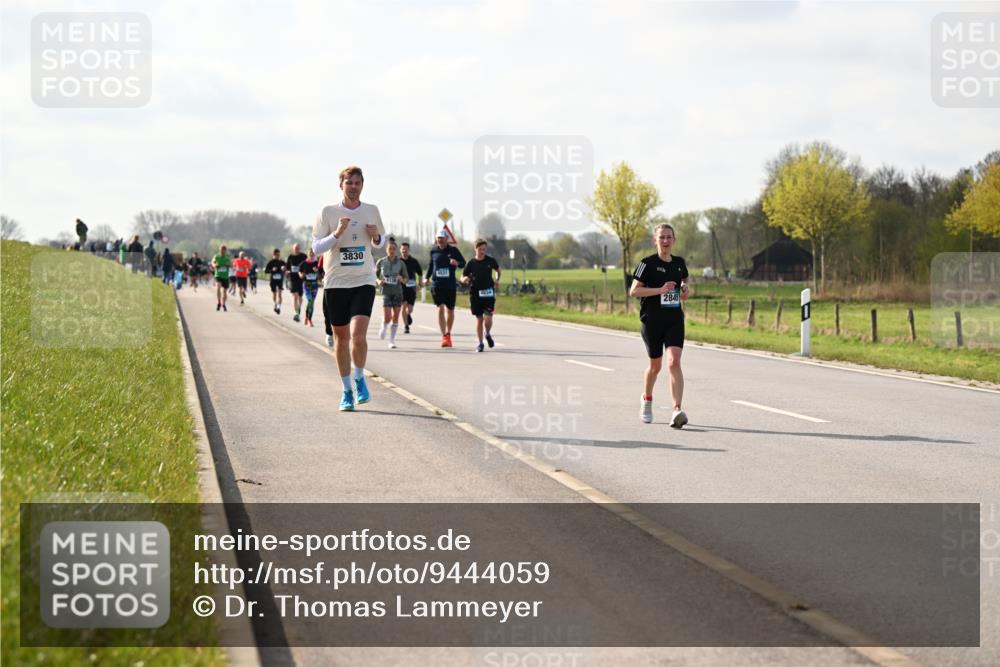 12.04.2026 - 45. Internationalen Wilhelmsburger Insellauf Dr. Thomas Lammeyer http://msf.ph/oto/9444059 12.04.2026 10:17:45 Laufen 3830, 4834, 2845 meine-sportfotos.de
