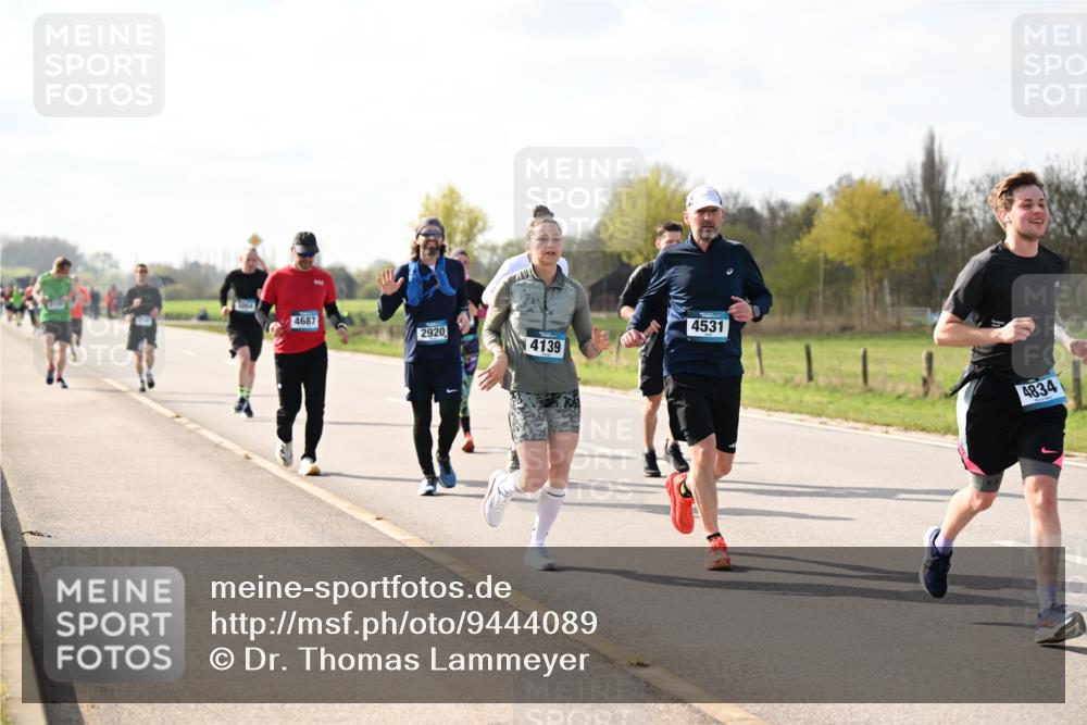 12.04.2026 - 45. Internationalen Wilhelmsburger Insellauf Dr. Thomas Lammeyer http://msf.ph/oto/9444089 12.04.2026 10:17:54 Laufen 4687, 2920, 4139, 4531, 4834 meine-sportfotos.de