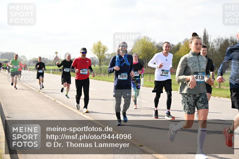 12.04.2026 - 45. Internationalen Wilhelmsburger Insellauf Dr. Thomas Lammeyer http://msf.ph/oto/9444096 12.04.2026 10:17:55 Laufen 3054, 4687, 2920, 813, 2189, 4139 meine-sportfotos.de