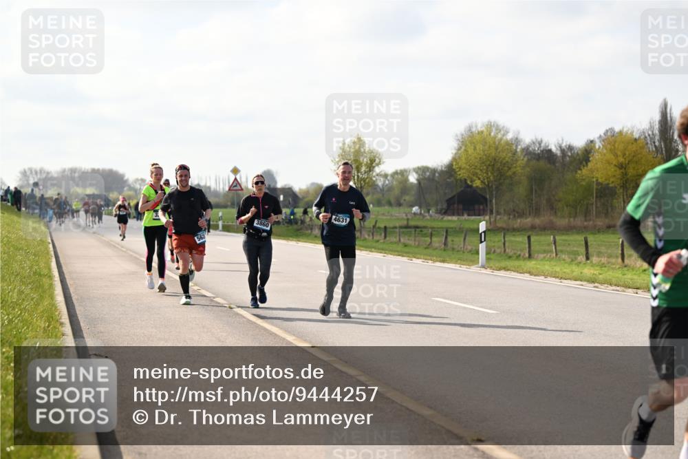 12.04.2026 - 45. Internationalen Wilhelmsburger Insellauf Dr. Thomas Lammeyer http://msf.ph/oto/9444257 12.04.2026 10:18:30 Laufen 562, 3860, 4631 meine-sportfotos.de