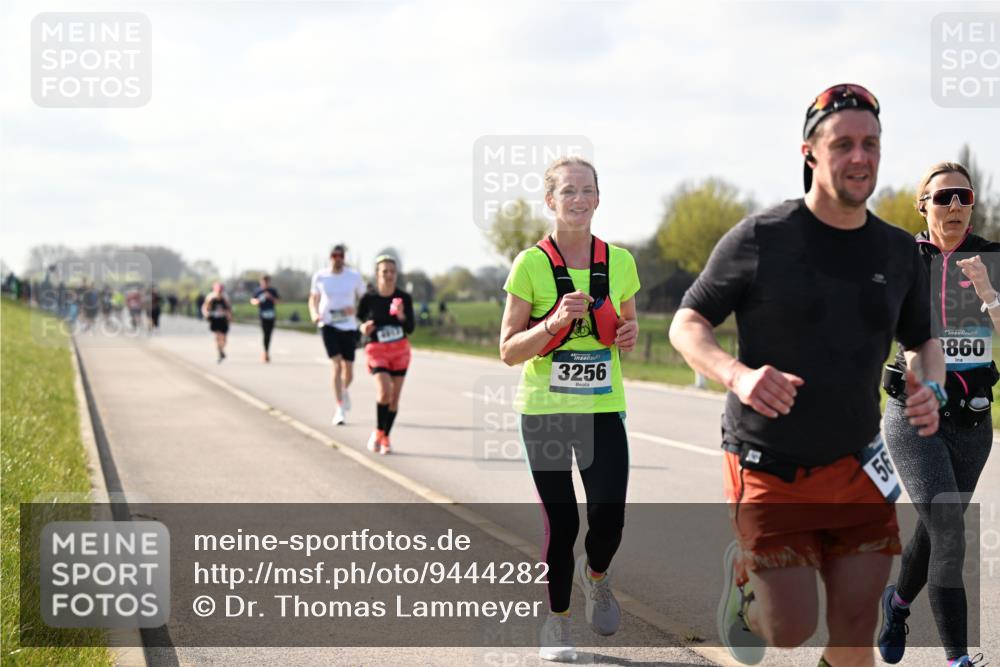 12.04.2026 - 45. Internationalen Wilhelmsburger Insellauf Dr. Thomas Lammeyer http://msf.ph/oto/9444282 12.04.2026 10:18:34 Laufen 3256, 56, 860 meine-sportfotos.de