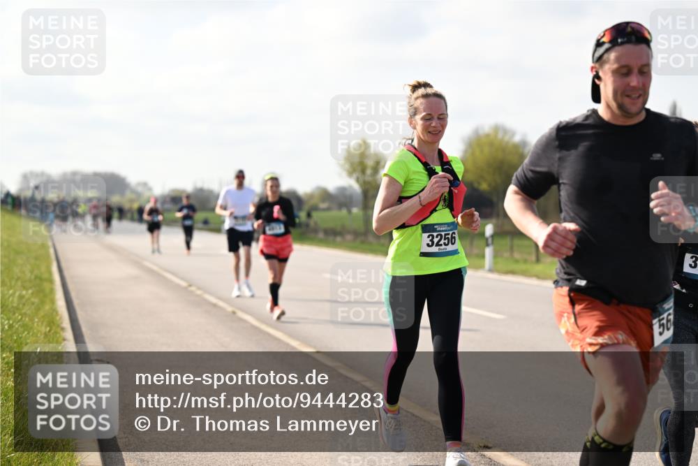 12.04.2026 - 45. Internationalen Wilhelmsburger Insellauf Dr. Thomas Lammeyer http://msf.ph/oto/9444283 12.04.2026 10:18:34 Laufen 3256, 56, 3 meine-sportfotos.de