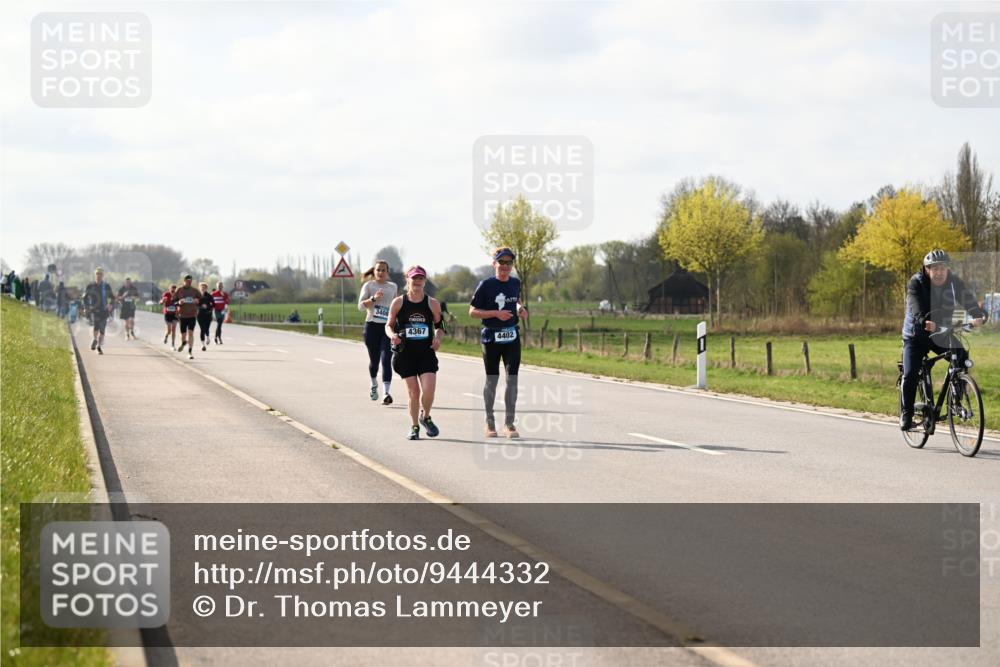 12.04.2026 - 45. Internationalen Wilhelmsburger Insellauf Dr. Thomas Lammeyer http://msf.ph/oto/9444332 12.04.2026 10:18:42 Laufen 4367, 4402 meine-sportfotos.de
