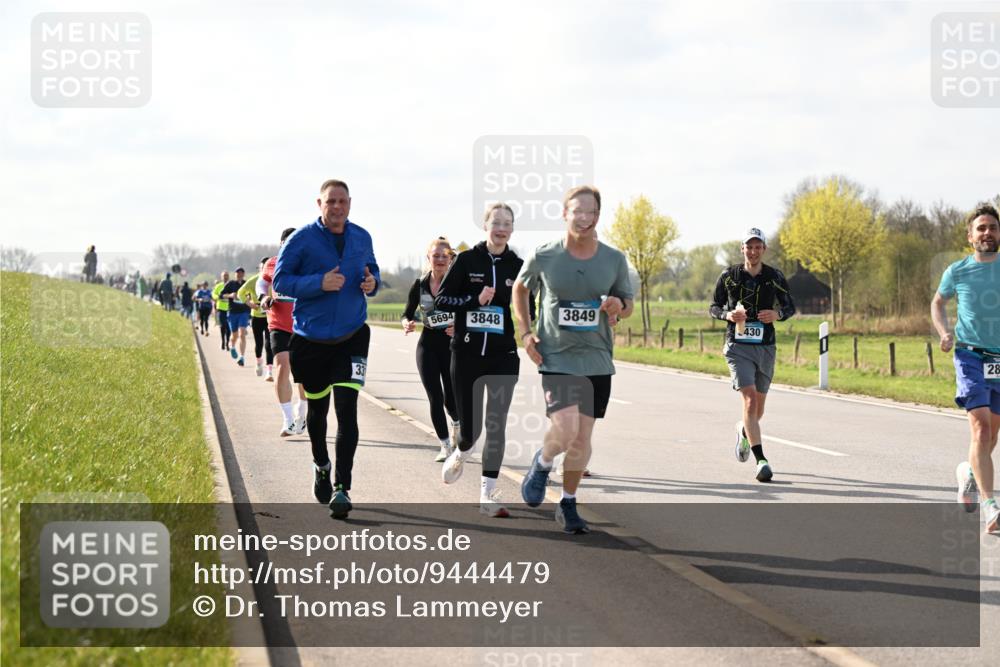 12.04.2026 - 45. Internationalen Wilhelmsburger Insellauf Dr. Thomas Lammeyer http://msf.ph/oto/9444479 12.04.2026 10:19:11 Laufen 33, 117333, 5694, 3848, 3849, 430, 6, 28 meine-sportfotos.de