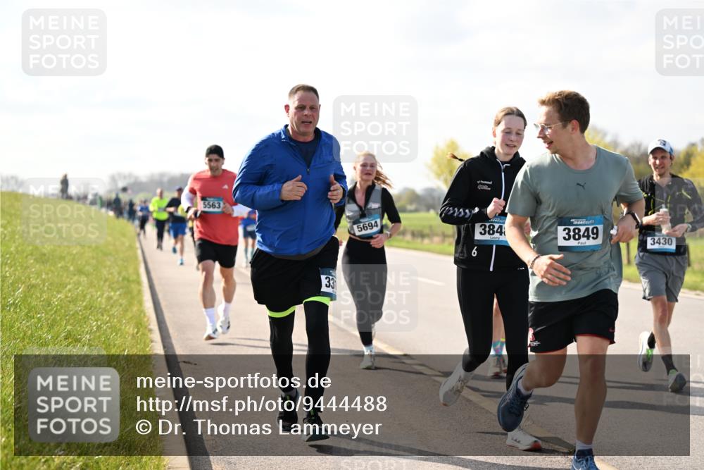 12.04.2026 - 45. Internationalen Wilhelmsburger Insellauf Dr. Thomas Lammeyer http://msf.ph/oto/9444488 12.04.2026 10:19:13 Laufen 5563, 33, 5694, 384, 3849, 3430 meine-sportfotos.de