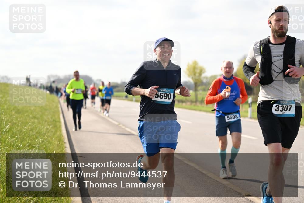12.04.2026 - 45. Internationalen Wilhelmsburger Insellauf Dr. Thomas Lammeyer http://msf.ph/oto/9444537 12.04.2026 10:19:21 Laufen 5690, 5598, 3307 meine-sportfotos.de