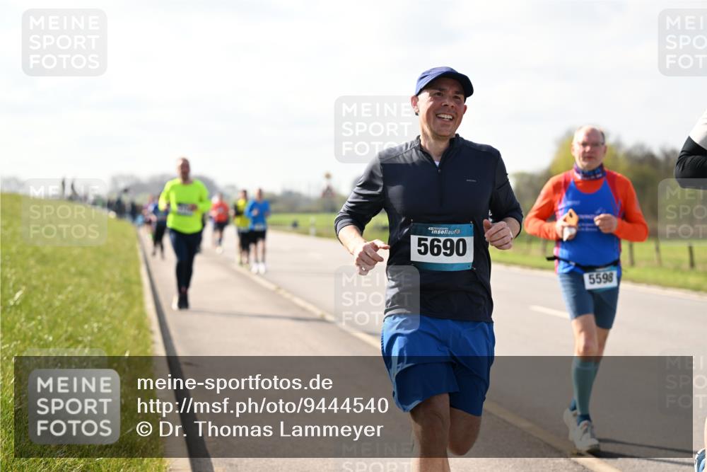 12.04.2026 - 45. Internationalen Wilhelmsburger Insellauf Dr. Thomas Lammeyer http://msf.ph/oto/9444540 12.04.2026 10:19:21 Laufen 45, 5690, 5598 meine-sportfotos.de