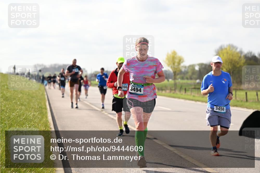 12.04.2026 - 45. Internationalen Wilhelmsburger Insellauf Dr. Thomas Lammeyer http://msf.ph/oto/9444609 12.04.2026 10:19:36 Laufen 098, 3494, 3450 meine-sportfotos.de