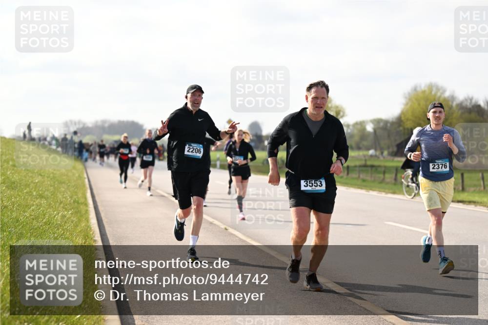 12.04.2026 - 45. Internationalen Wilhelmsburger Insellauf Dr. Thomas Lammeyer http://msf.ph/oto/9444742 12.04.2026 10:19:57 Laufen 2206, 3553, 2376 meine-sportfotos.de