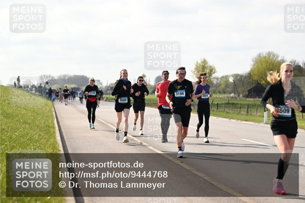 12.04.2026 - 45. Internationalen Wilhelmsburger Insellauf Dr. Thomas Lammeyer http://msf.ph/oto/9444768 12.04.2026 10:20:01 Laufen 5726, 3680, 288, 3186, 2854, 509 meine-sportfotos.de