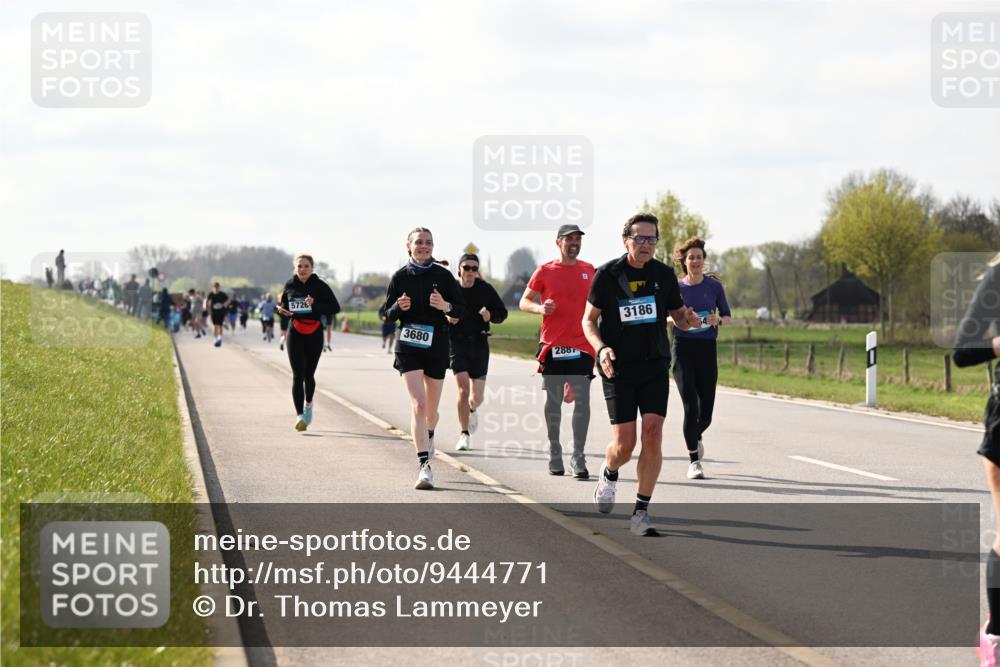 12.04.2026 - 45. Internationalen Wilhelmsburger Insellauf Dr. Thomas Lammeyer http://msf.ph/oto/9444771 12.04.2026 10:20:02 Laufen 5726, 3680, 2887, 3186 meine-sportfotos.de