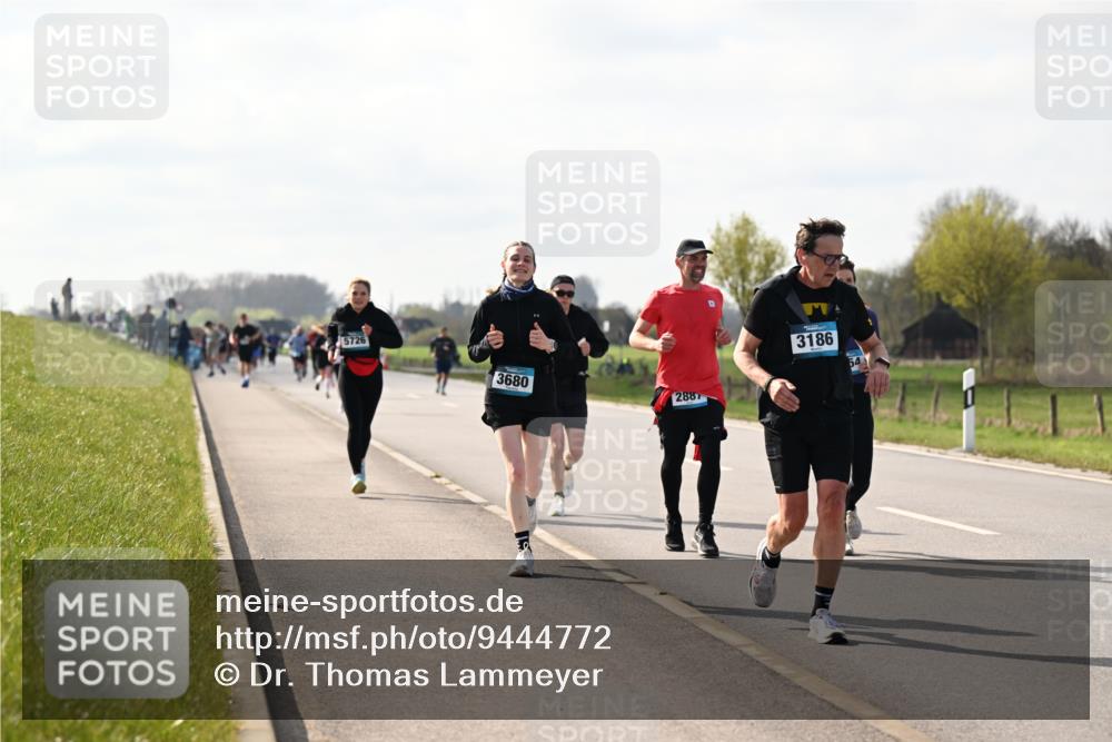 12.04.2026 - 45. Internationalen Wilhelmsburger Insellauf Dr. Thomas Lammeyer http://msf.ph/oto/9444772 12.04.2026 10:20:02 Laufen 5726, 3680, 288, 3186 meine-sportfotos.de