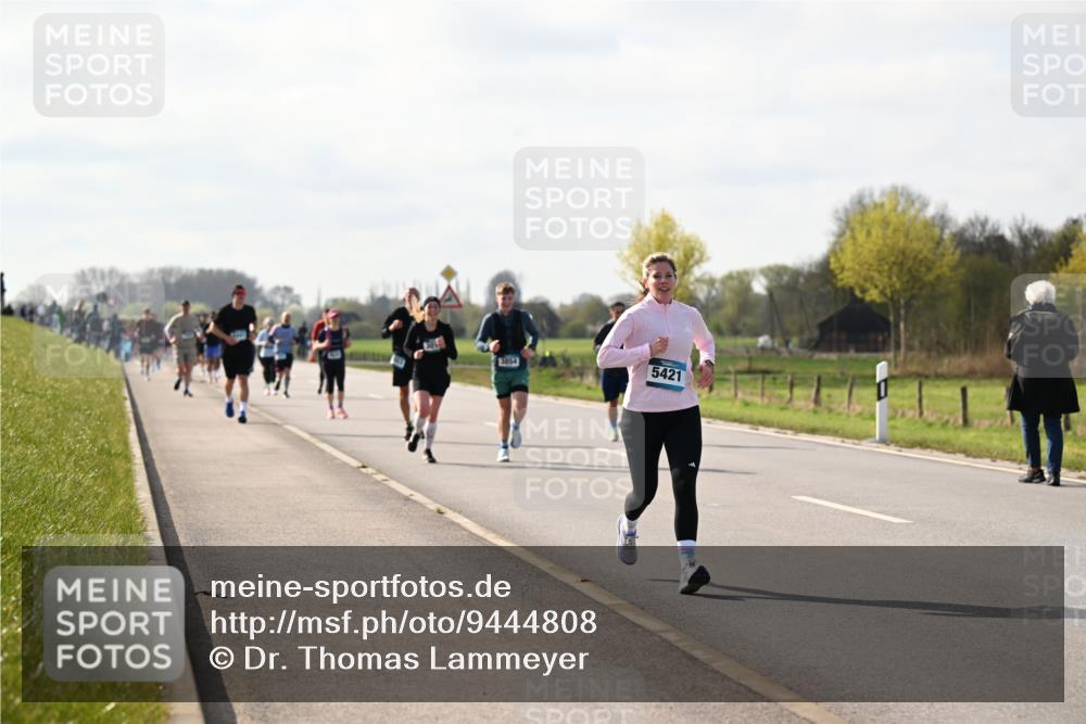12.04.2026 - 45. Internationalen Wilhelmsburger Insellauf Dr. Thomas Lammeyer http://msf.ph/oto/9444808 12.04.2026 10:20:14 Laufen 3854, 5421 meine-sportfotos.de