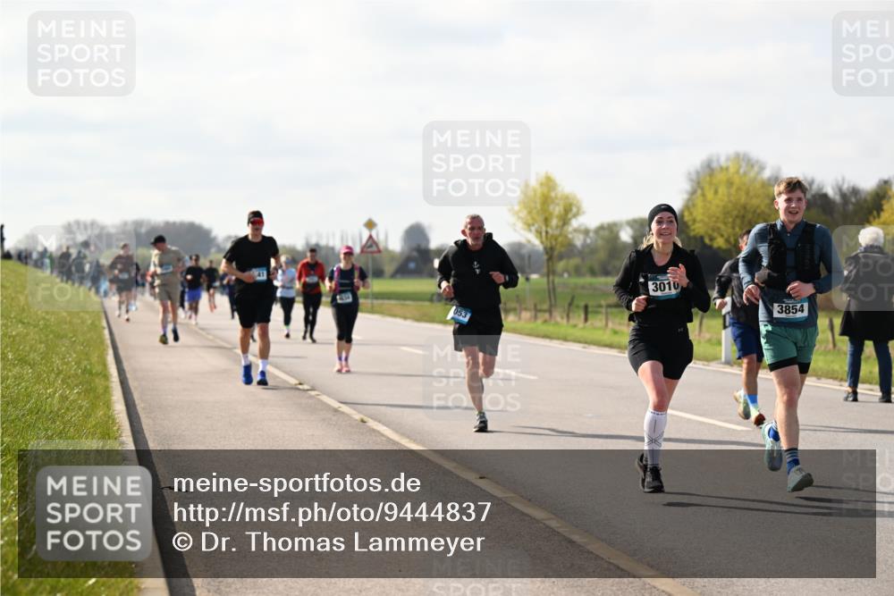 12.04.2026 - 45. Internationalen Wilhelmsburger Insellauf Dr. Thomas Lammeyer http://msf.ph/oto/9444837 12.04.2026 10:20:18 Laufen 053, 3010, 3854 meine-sportfotos.de