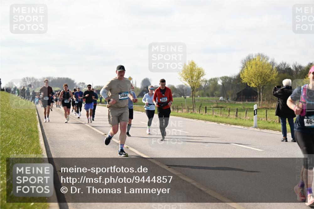 12.04.2026 - 45. Internationalen Wilhelmsburger Insellauf Dr. Thomas Lammeyer http://msf.ph/oto/9444857 12.04.2026 10:20:25 Laufen 4682, 468, 3484, 5359, 2054, 463 meine-sportfotos.de