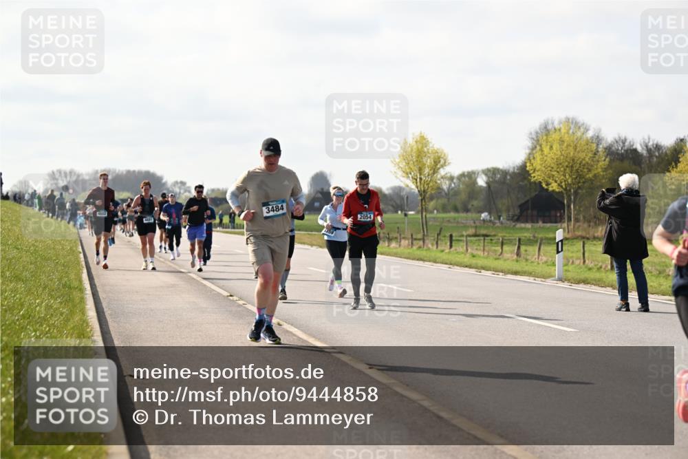 12.04.2026 - 45. Internationalen Wilhelmsburger Insellauf Dr. Thomas Lammeyer http://msf.ph/oto/9444858 12.04.2026 10:20:25 Laufen 4682, 3484, 2054 meine-sportfotos.de
