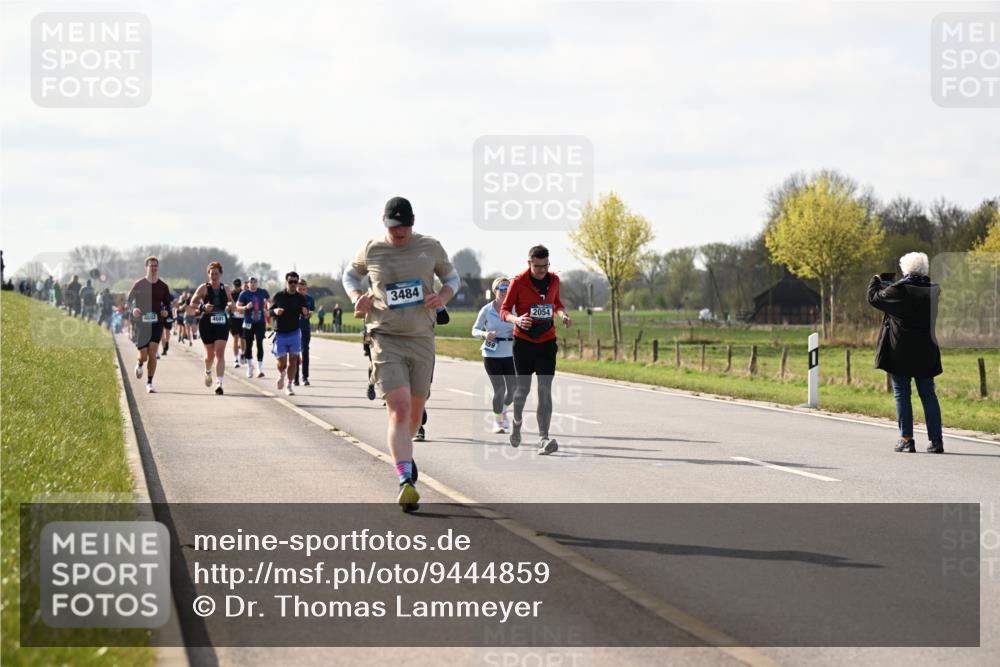 12.04.2026 - 45. Internationalen Wilhelmsburger Insellauf Dr. Thomas Lammeyer http://msf.ph/oto/9444859 12.04.2026 10:20:25 Laufen 4682, 4681, 3484, 2054 meine-sportfotos.de