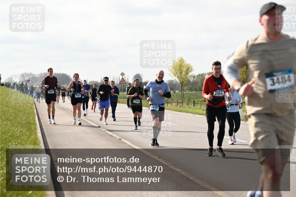 12.04.2026 - 45. Internationalen Wilhelmsburger Insellauf Dr. Thomas Lammeyer http://msf.ph/oto/9444870 12.04.2026 10:20:28 Laufen 4682, 4681, 3363, 4435, 2054, 3484 meine-sportfotos.de