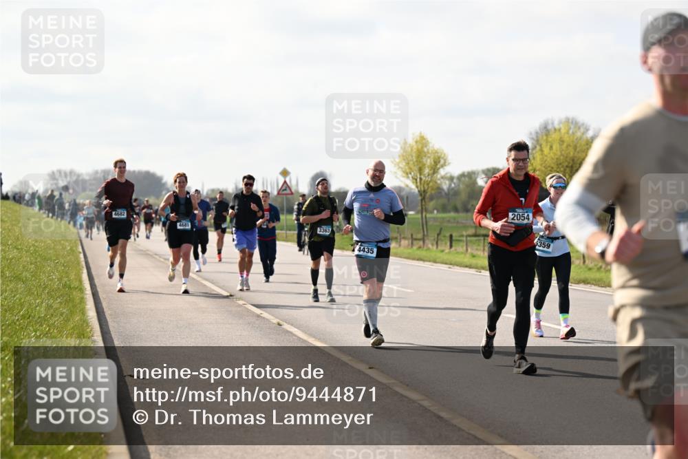12.04.2026 - 45. Internationalen Wilhelmsburger Insellauf Dr. Thomas Lammeyer http://msf.ph/oto/9444871 12.04.2026 10:20:28 Laufen 4682, 4681, 3363, 4435, 2054, 5359 meine-sportfotos.de