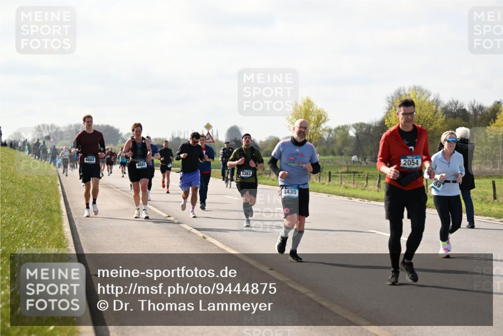 12.04.2026 - 45. Internationalen Wilhelmsburger Insellauf Dr. Thomas Lammeyer http://msf.ph/oto/9444875 12.04.2026 10:20:28 Laufen 4682, 4681, 3363, 2054, 4435, 10, 59 meine-sportfotos.de