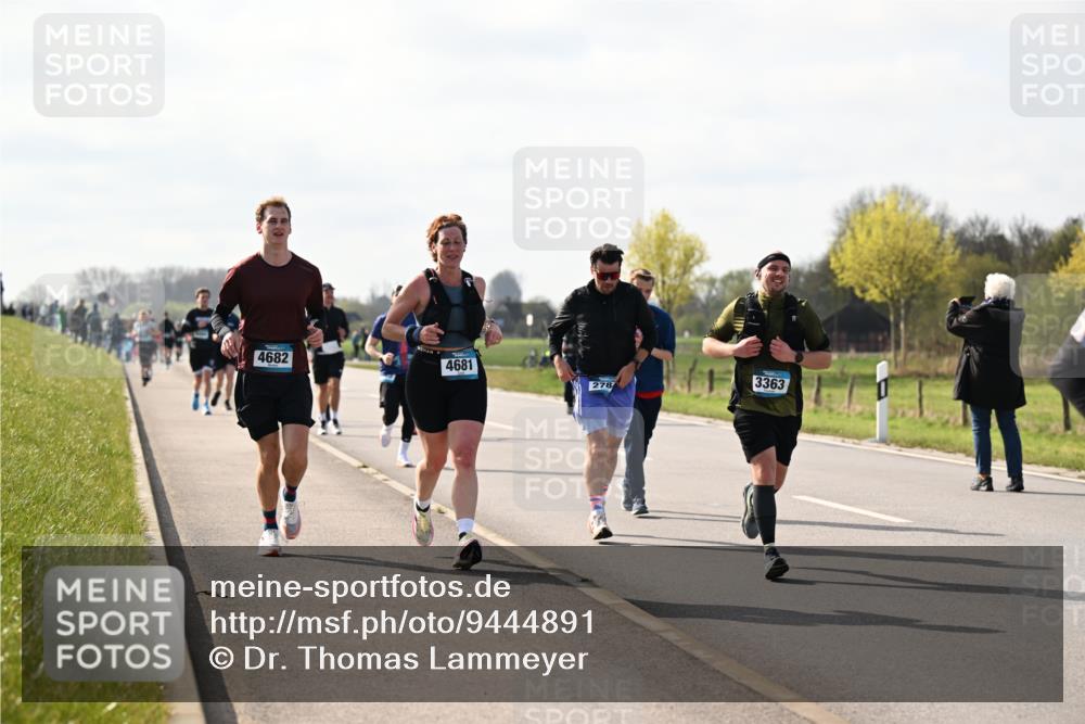 12.04.2026 - 45. Internationalen Wilhelmsburger Insellauf Dr. Thomas Lammeyer http://msf.ph/oto/9444891 12.04.2026 10:20:31 Laufen 4682, 4681, 278, 3363 meine-sportfotos.de