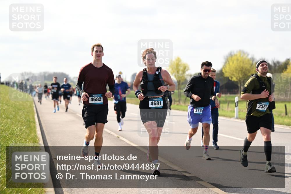 12.04.2026 - 45. Internationalen Wilhelmsburger Insellauf Dr. Thomas Lammeyer http://msf.ph/oto/9444897 12.04.2026 10:20:32 Laufen 4682, 4681, 278, 3363 meine-sportfotos.de