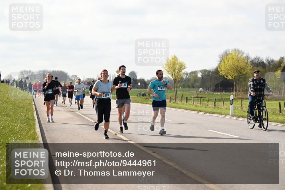 12.04.2026 - 45. Internationalen Wilhelmsburger Insellauf Dr. Thomas Lammeyer http://msf.ph/oto/9444961 12.04.2026 10:20:45 Laufen 5649, 2809, 4182, 3952 meine-sportfotos.de