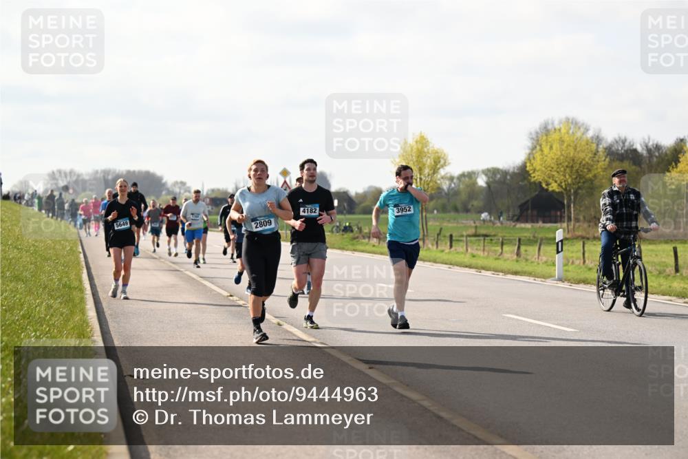 12.04.2026 - 45. Internationalen Wilhelmsburger Insellauf Dr. Thomas Lammeyer http://msf.ph/oto/9444963 12.04.2026 10:20:45 Laufen 5649, 2809, 4182, 3952 meine-sportfotos.de