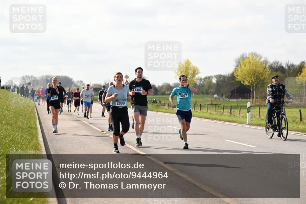 12.04.2026 - 45. Internationalen Wilhelmsburger Insellauf Dr. Thomas Lammeyer http://msf.ph/oto/9444964 12.04.2026 10:20:45 Laufen 5649, 2809, 4182, 3952 meine-sportfotos.de