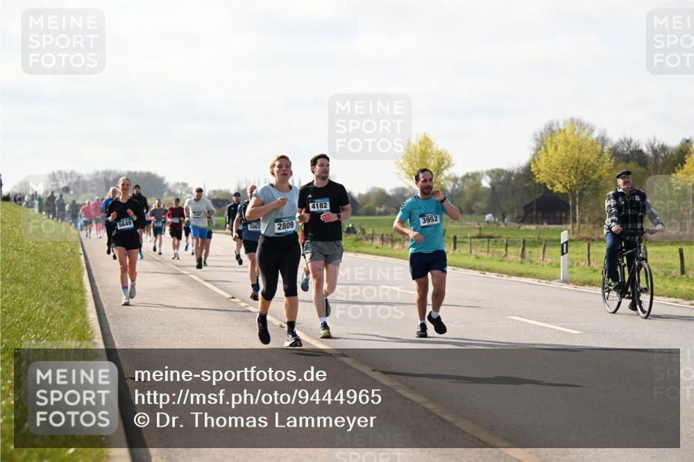 12.04.2026 - 45. Internationalen Wilhelmsburger Insellauf Dr. Thomas Lammeyer http://msf.ph/oto/9444965 12.04.2026 10:20:45 Laufen 5649, 3063, 2809, 4182, 3952 meine-sportfotos.de