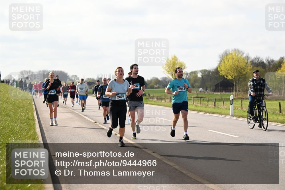12.04.2026 - 45. Internationalen Wilhelmsburger Insellauf Dr. Thomas Lammeyer http://msf.ph/oto/9444966 12.04.2026 10:20:45 Laufen 5649, 3063, 2809, 32, 3952 meine-sportfotos.de