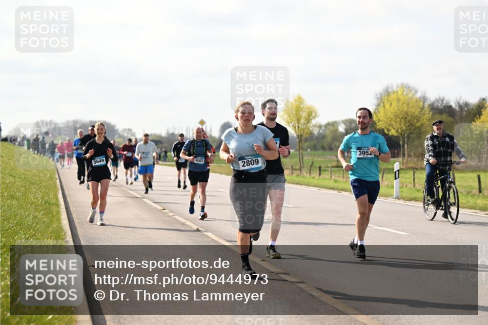 12.04.2026 - 45. Internationalen Wilhelmsburger Insellauf Dr. Thomas Lammeyer http://msf.ph/oto/9444973 12.04.2026 10:20:46 Laufen 5649, 3063, 2809, 3952 meine-sportfotos.de