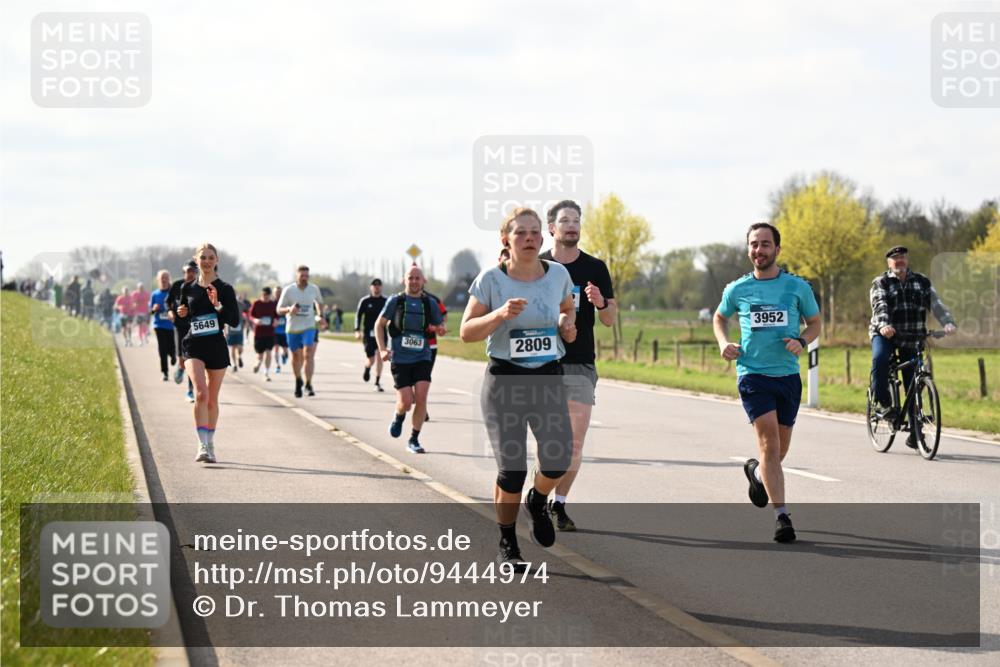 12.04.2026 - 45. Internationalen Wilhelmsburger Insellauf Dr. Thomas Lammeyer http://msf.ph/oto/9444974 12.04.2026 10:20:46 Laufen 5649, 3063, 2809, 3952 meine-sportfotos.de