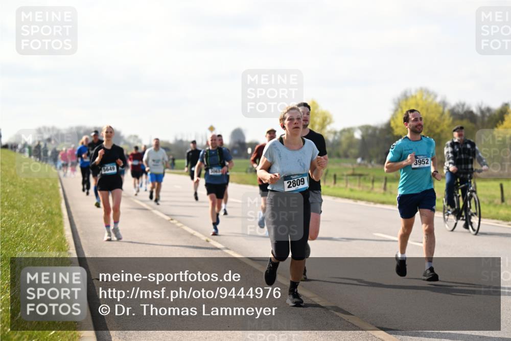 12.04.2026 - 45. Internationalen Wilhelmsburger Insellauf Dr. Thomas Lammeyer http://msf.ph/oto/9444976 12.04.2026 10:20:47 Laufen 5649, 2809, 3952 meine-sportfotos.de