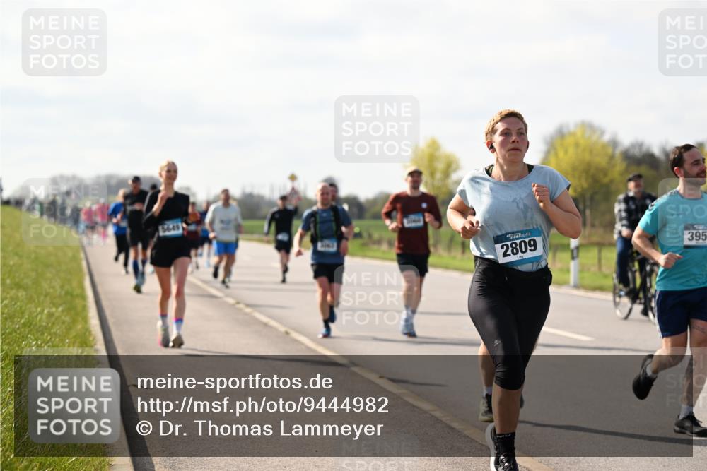 12.04.2026 - 45. Internationalen Wilhelmsburger Insellauf Dr. Thomas Lammeyer http://msf.ph/oto/9444982 12.04.2026 10:20:47 Laufen 5649, 2809, 395 meine-sportfotos.de
