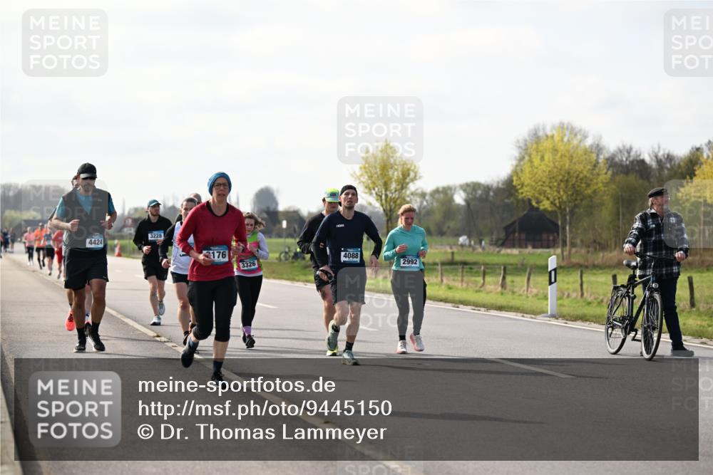 12.04.2026 - 45. Internationalen Wilhelmsburger Insellauf Dr. Thomas Lammeyer http://msf.ph/oto/9445150 12.04.2026 10:21:30 Laufen 3228, 4424, 2176, 3326, 4088, 2992 meine-sportfotos.de