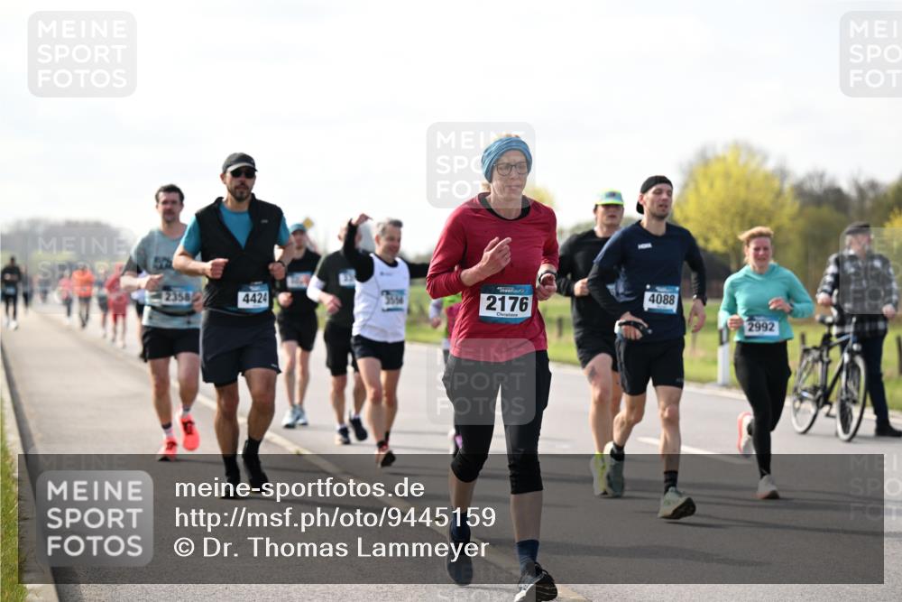 12.04.2026 - 45. Internationalen Wilhelmsburger Insellauf Dr. Thomas Lammeyer http://msf.ph/oto/9445159 12.04.2026 10:21:32 Laufen 2358, 4424, 3554, 2176, 4088, 2992 meine-sportfotos.de