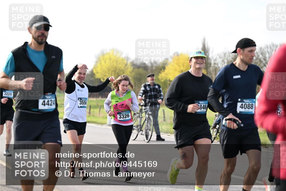 12.04.2026 - 45. Internationalen Wilhelmsburger Insellauf Dr. Thomas Lammeyer http://msf.ph/oto/9445169 12.04.2026 10:21:34 Laufen 3228, 4424, 3556, 3326, 846, 4088, 29 meine-sportfotos.de