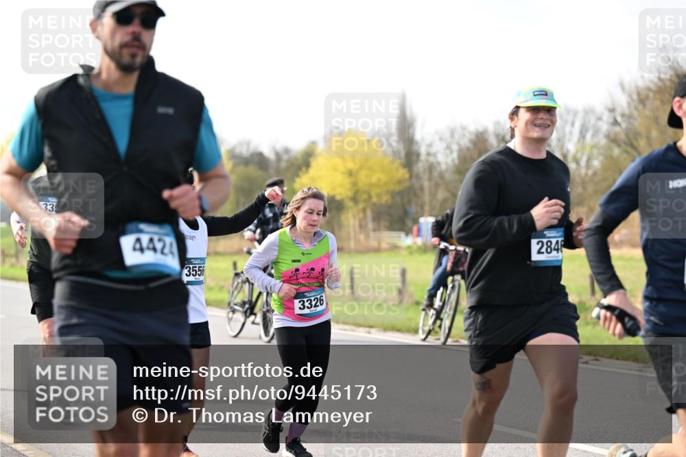 12.04.2026 - 45. Internationalen Wilhelmsburger Insellauf Dr. Thomas Lammeyer http://msf.ph/oto/9445173 12.04.2026 10:21:35 Laufen 335, 4424, 3556, 3326, 284 meine-sportfotos.de