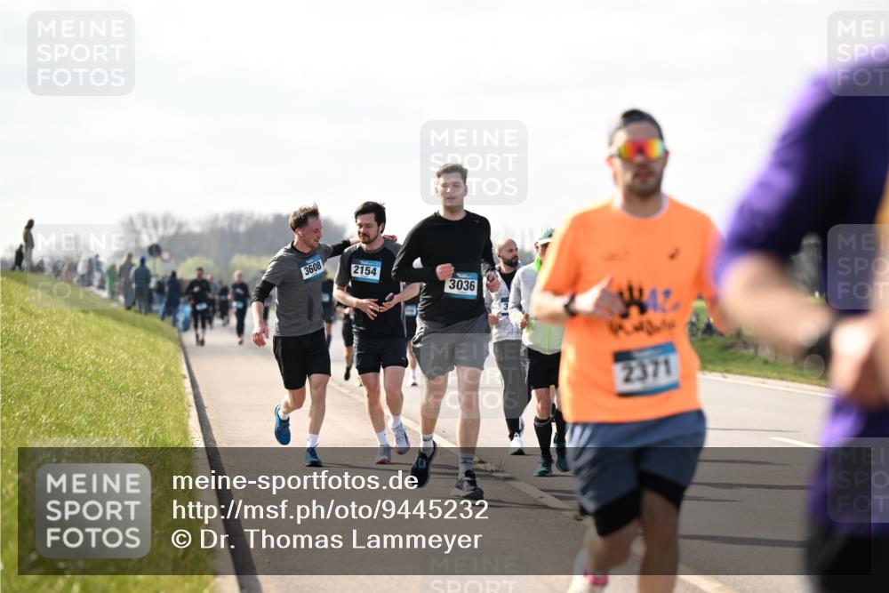 12.04.2026 - 45. Internationalen Wilhelmsburger Insellauf Dr. Thomas Lammeyer http://msf.ph/oto/9445232 12.04.2026 10:22:17 Laufen 3608, 2154, 3036, 2371 meine-sportfotos.de