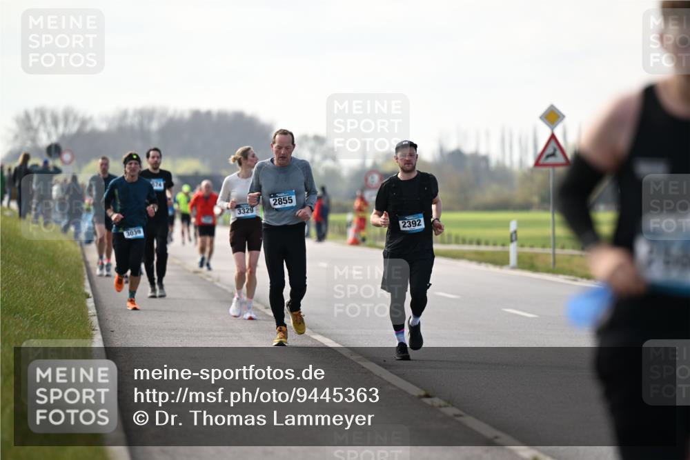 12.04.2026 - 45. Internationalen Wilhelmsburger Insellauf Dr. Thomas Lammeyer http://msf.ph/oto/9445363 12.04.2026 10:22:48 Laufen 3329, 3039, 2855, 2392 meine-sportfotos.de