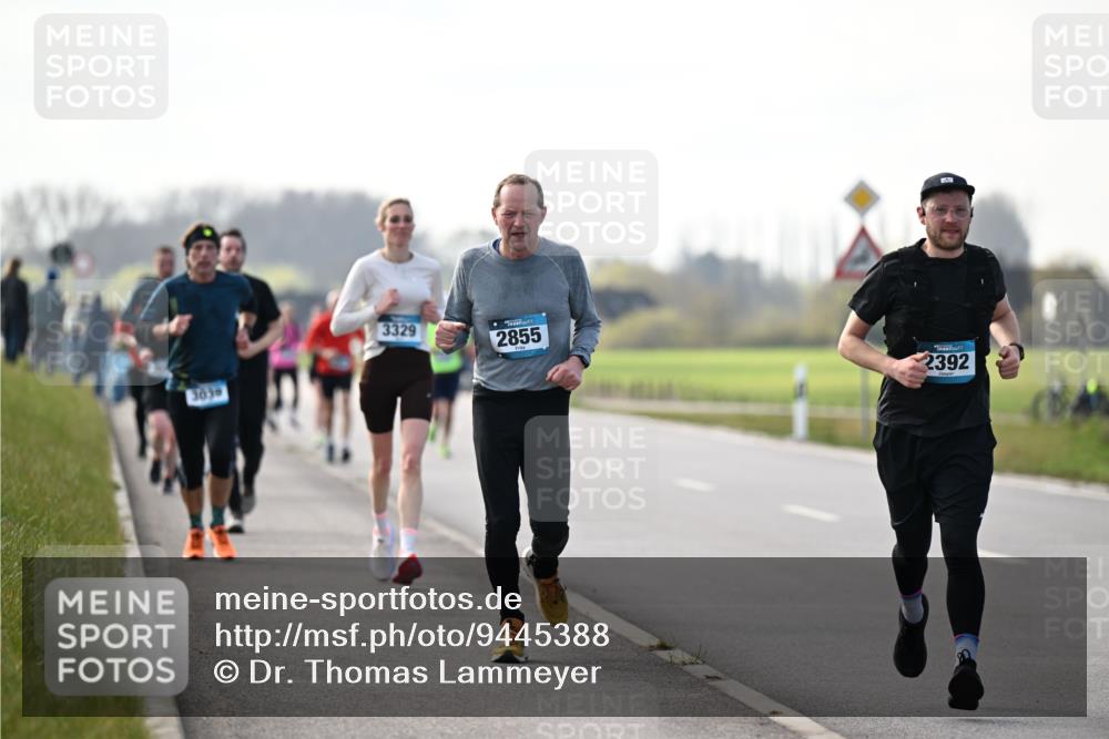 12.04.2026 - 45. Internationalen Wilhelmsburger Insellauf Dr. Thomas Lammeyer http://msf.ph/oto/9445388 12.04.2026 10:22:51 Laufen 3329, 2855, 3039, 2392 meine-sportfotos.de
