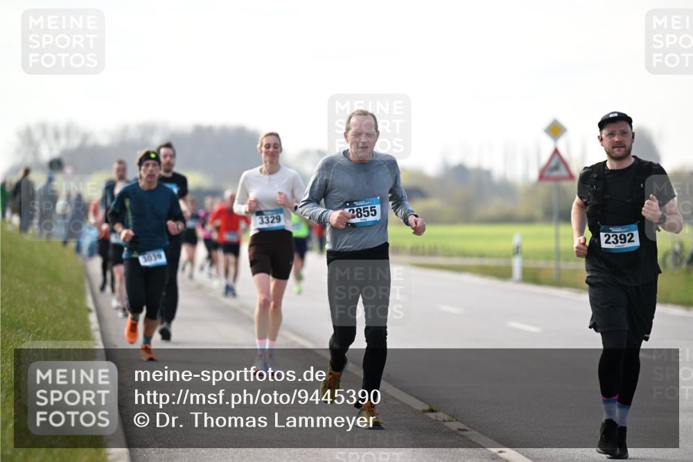 12.04.2026 - 45. Internationalen Wilhelmsburger Insellauf Dr. Thomas Lammeyer http://msf.ph/oto/9445390 12.04.2026 10:22:51 Laufen 3030, 3329, 2855, 2392 meine-sportfotos.de