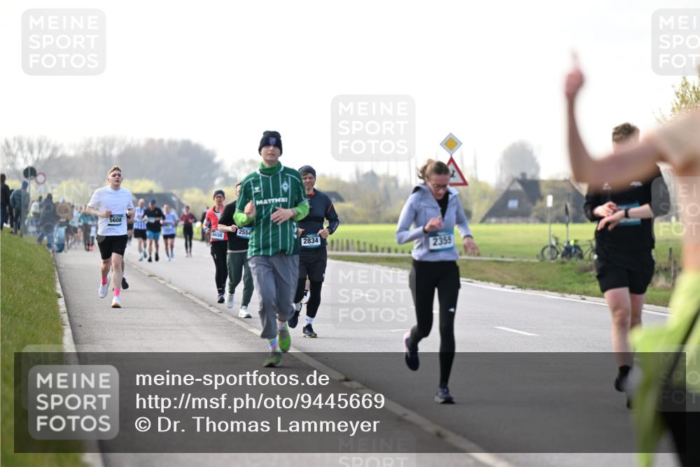 12.04.2026 - 45. Internationalen Wilhelmsburger Insellauf Dr. Thomas Lammeyer http://msf.ph/oto/9445669 12.04.2026 10:23:59 Laufen 5608, 5650, 2554, 2834, 2355 meine-sportfotos.de